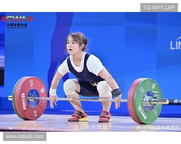 [举重]赵金兰获45公斤级三枚金牌.